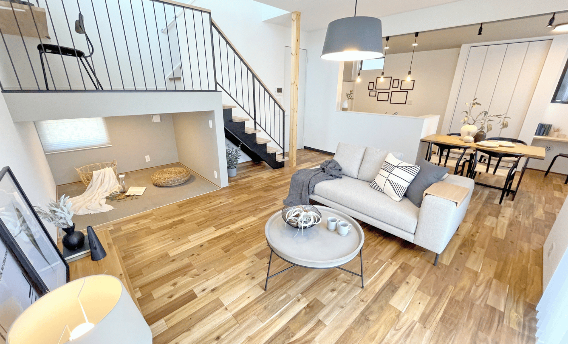 モダンなのにどこかナチュラル。グレーインテリアのお部屋をつくる3つのポイントSheage シェアージュ