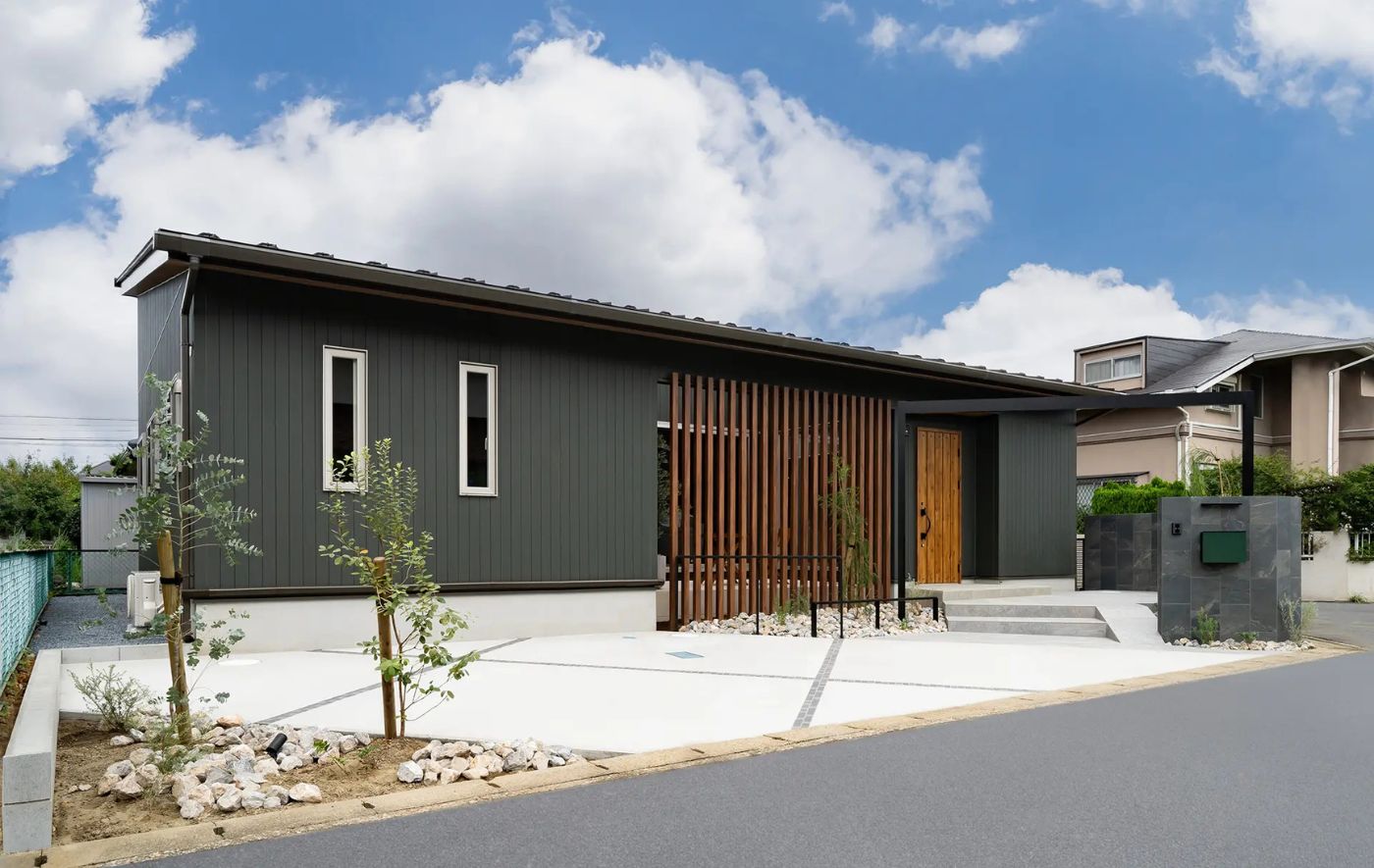 オープン外構 駐車場デザイン土間コンクリートの外構施工例 現場番号：3076- ファミリー庭園大阪店