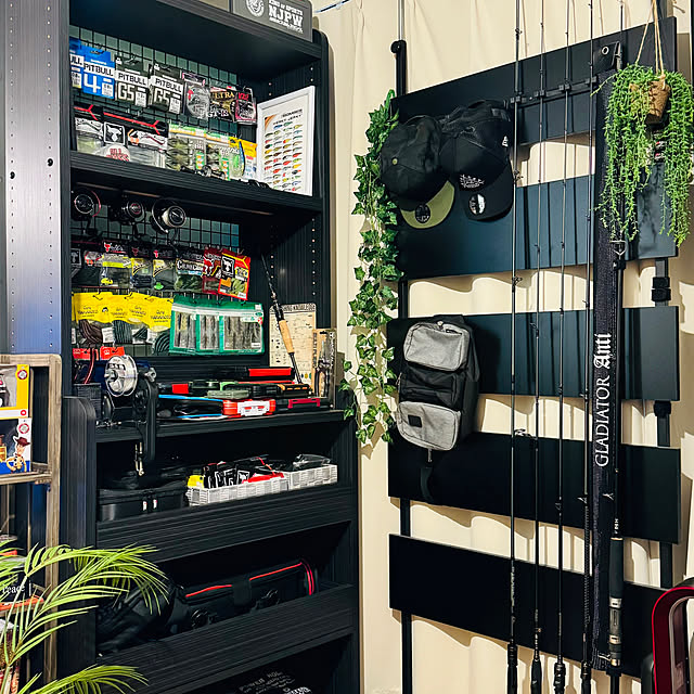 2畳の釣り部屋から４畳の部屋にレベルアップ💯⤴️✨タックル､小物､ルアー､ウエア､ゲームと大好きなモノが一か所にまとまりスッキリ😆釣行の準備も片付けも､めちゃくちゃ快適になりました👐✨釣り部屋釣り部屋リフォーム趣味部屋男の隠れ家バス釣岡山釣り
