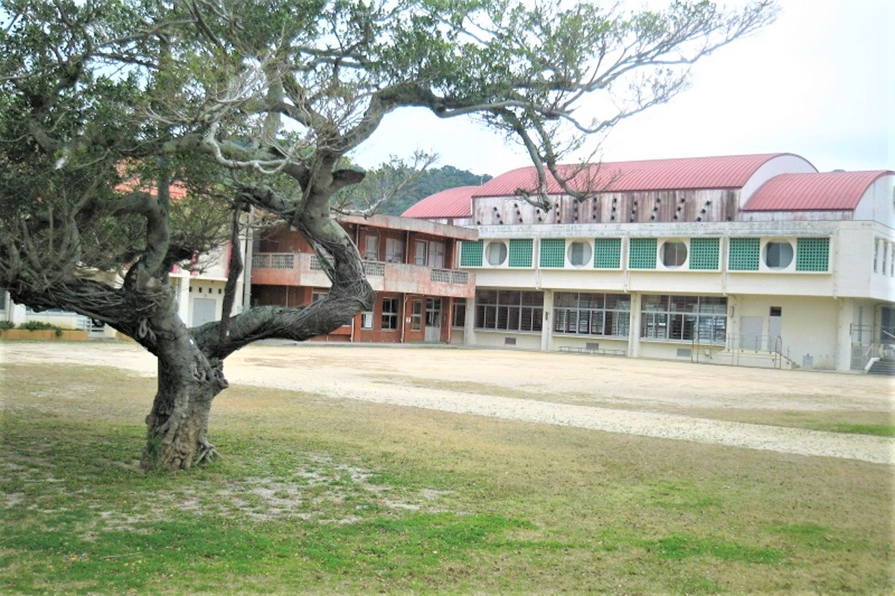 特定】沖縄 大宜味村 旧塩屋小学校・旧校舎を貸し出したらAVの撮影に利用されてしまう 作品特定か