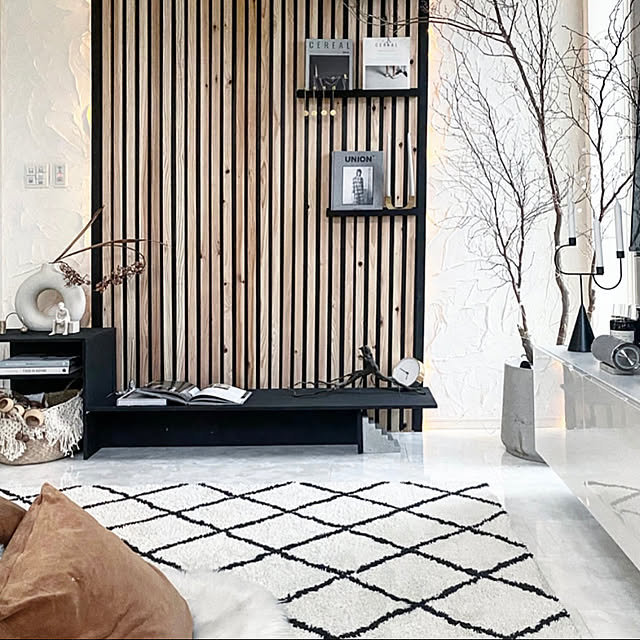 室内空間を「格子」で間仕切ってみてはいかがでしょうか？アールツーホーム