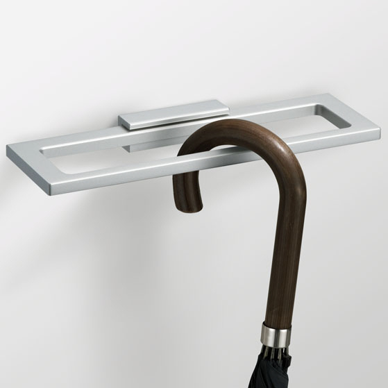 玄関にKAWAJUN カワジュン 傘掛けを設置～穴さえ開けば簡単！素人でも出来た手順をご紹介～ - おとくの一条工務店i-smartこだわり家造り