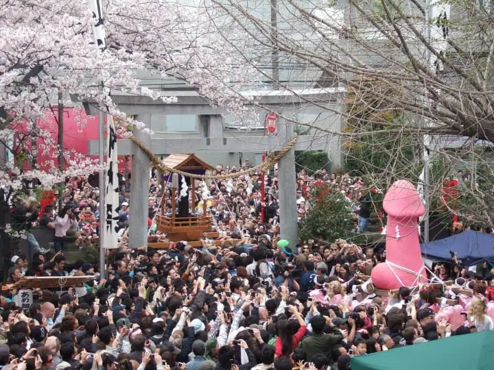 巨大な男性器が揺れる！川崎かなまら祭りの記憶（2019年）～珍スポットを巡る～ – ～ただラブ～ただラブなホテル（レジャーホテル）を放浪したい