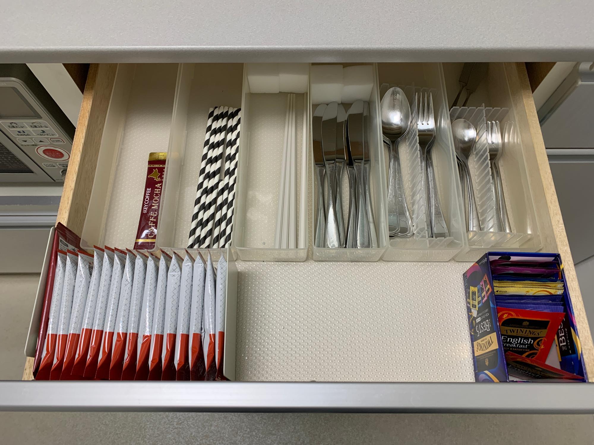 セリアで買った「斜め収納カトラリーケース」が意外と使いやすくて驚いたNew！収納教える．コム