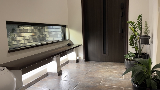 玄関の壁紙選び５つのポイント おしゃれ・広く見せるには？ 実例ありSUUMOお役立ち情報