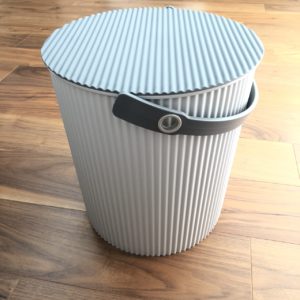 おむつ用ゴミ箱 オムニウッティを買ってみた貯金ゼロの無職アラサーが資産4桁万円を超えるアラフォーにクラスチェンジしたブログ