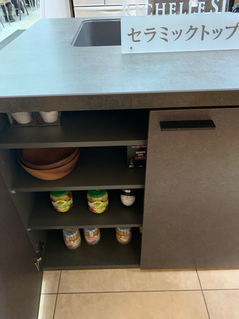 LIXILのキッチンクローゼット 食器棚 の魅力は? 価格も解説しますリフォーム・修理なら リフォマ