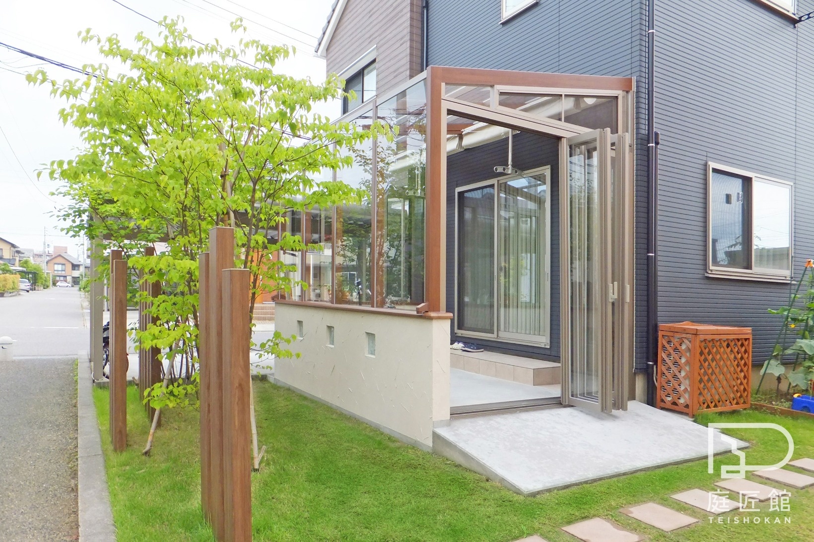 知らないと絶対に後悔する！自転車置き場の作り方とおしゃれなアイデア9選庭ファン