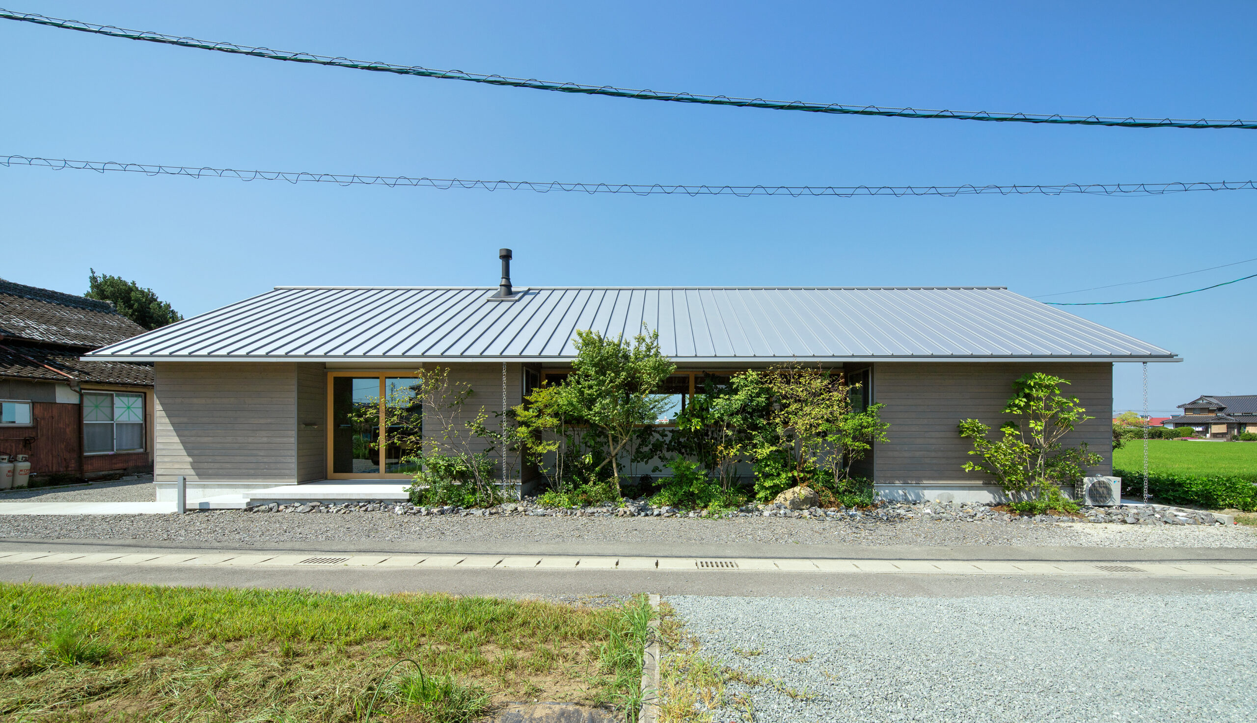通り土間のあるテラス付き3LDK平屋住宅白山市でガレージの注文住宅・リノベーションは千代野建設 工務店