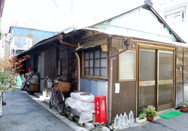 平屋の長屋、木村製作所 京島2丁目 - ぼくの近代建築コレクション