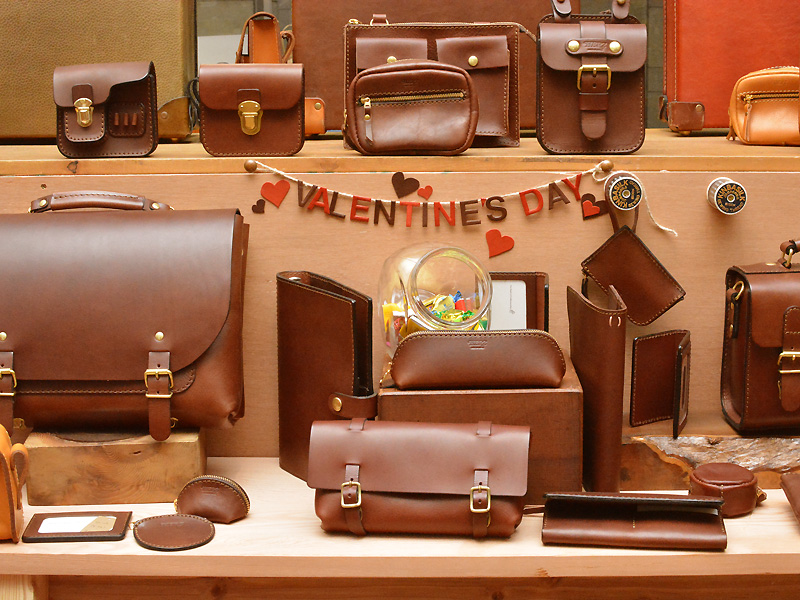 バッグディスプレイ」のアイデア 32 件バッグ, ディスプレイ, バッグのディスプレイ