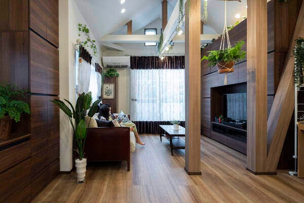 筋交いがインテリアのアクセントに 大好きなアジアンテイストの住まい- リビングダイニング事例SUVACO スバコ