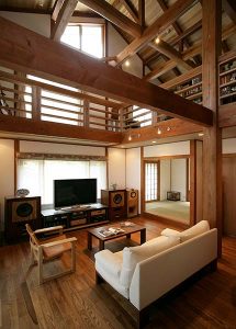 狭小住宅に吹き抜けをつくるメリットとは？後悔しないためのポイントも紹介 - コラム一覧 - お役立ちコラム - パナソニック ホームズ -Panasonic