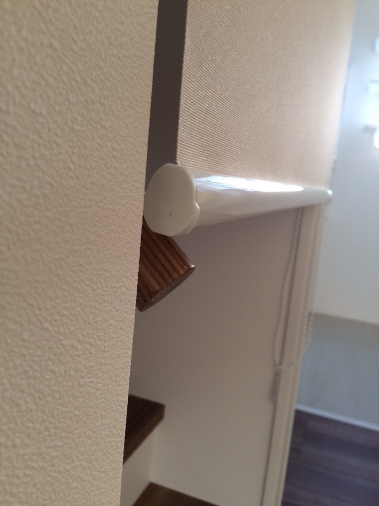 町田市 S様 リビング階段に空調効率UPの間仕切りロールスクリーンカーテンショップ森の風