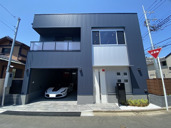 注文住宅で建てるガレージハウスの価格相場ガレージ付きの家のメリット・デメリットや工事のポイントも解説注文住宅ブルーハウスデザイン・性能・リゾートライフ、愛知、名古屋、豊橋、豊川、岐阜ならお任せください