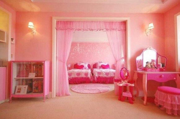 バービーのドリームハウス「こんなおうちに住んでみたい！」 すべりだいやエレベーターなど、楽しい仕掛けがたくさん！家具や食器などの小物も充実。夢のよう な3階建てのドールハウスで楽しく遊ぼう！ ▽Amazon限定販売です。 https:www.amazon.co.jp dp B079JCZMMK