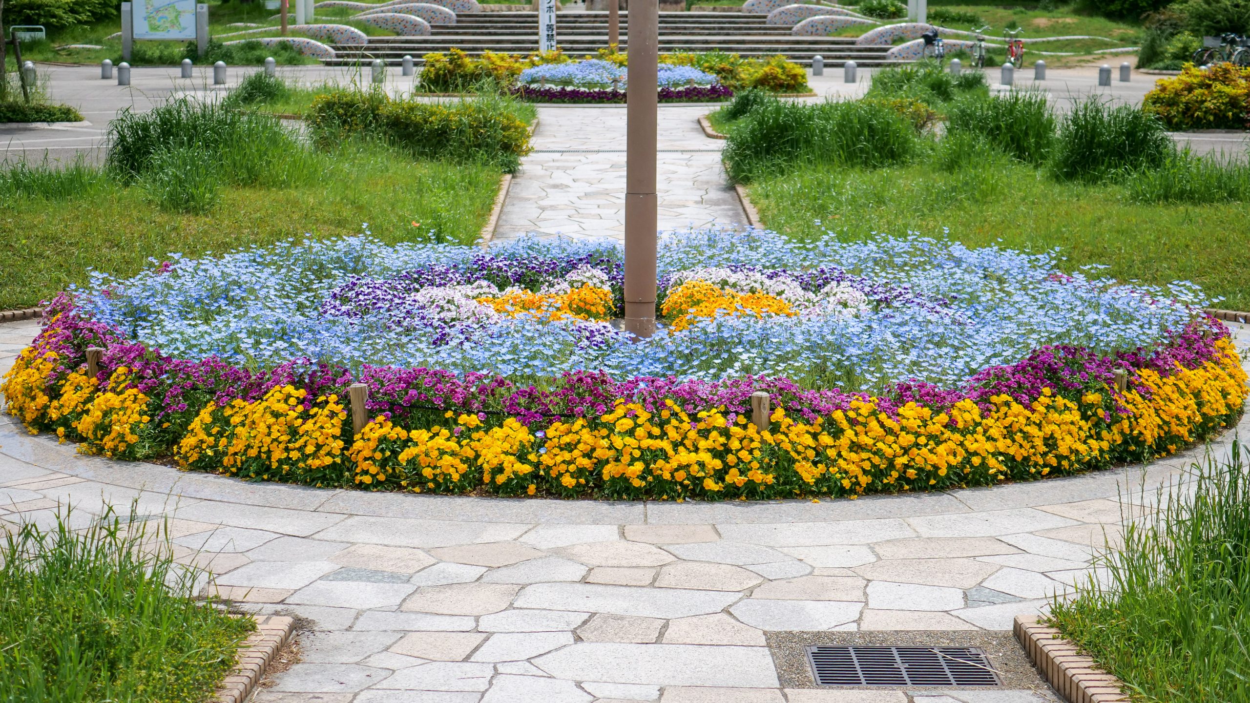 18 件の「円形花壇」のアイデアを今すぐ保存花壇、ガーデニング、ガーデン デザイン など