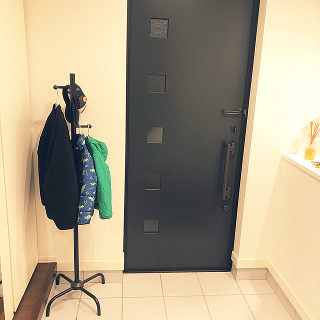 鞄の収納に便利♪頼もしいポールハンガー&ハンガーラックRoomClip mag暮らしとインテリアのwebマガジン