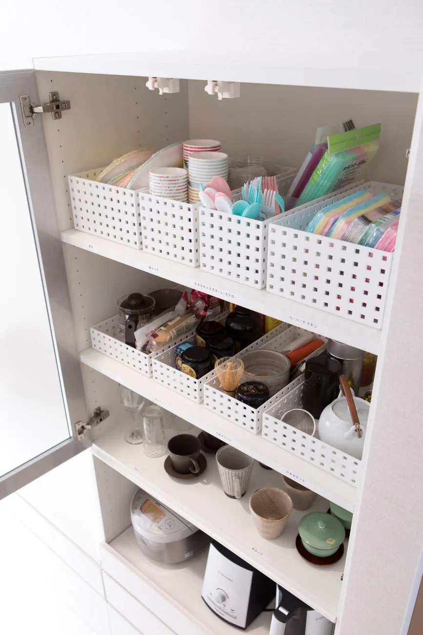 食器棚の収納術 整理収納アドバイサー実践！出し入れ簡単で見た目もスッキリする方法を紹介