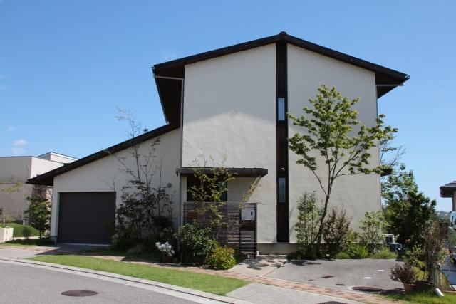 お家を惹きたてるセミクローズ外構エクステリア 外構 ガーデニング カーポート ウッドデッキ テラス 造園 庭 岡山県岡山市 倉敷市-ベストホーム