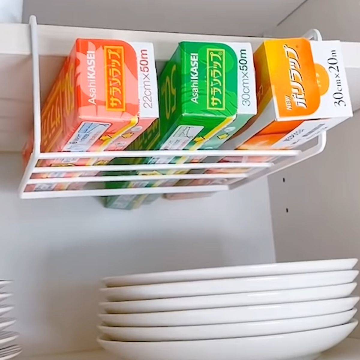 お皿を置くだけじゃない！100均のディッシュラック活用術RoomClip mag暮らしとインテリアのwebマガジン