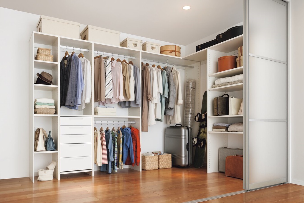 ウォークインクローゼットの失敗しない作り方とベストな収納方法 - 建築士が教える！新築の家を建てる人のための家づくりブログ