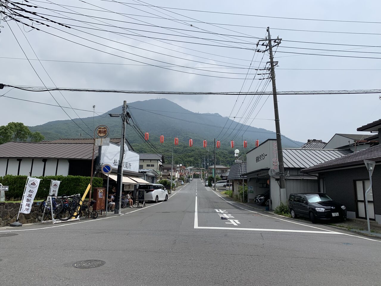 カーホテル恋路(茨城県桜川市) 「ふじ」の部屋 とにかく激渋！！！いい意味で強烈な渋さ！ 私はこういう系のラブホかなり好きよ #ラブホテル#ラブホ