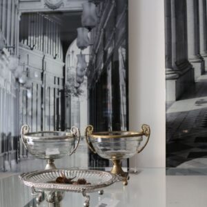 パリクリエイターたちのインテリア こだわりは“ブルーのミッドセンチュリー家具”Web eclat50代女性のためのファッション、ビューティ、ライフスタイル最新情報