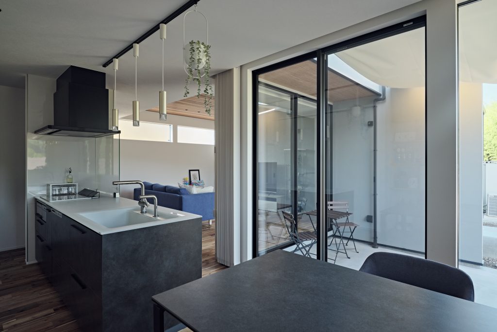 埼玉県さいたま市 庭リニューアル おしゃれ サンルーム ココマ 日除けシェード