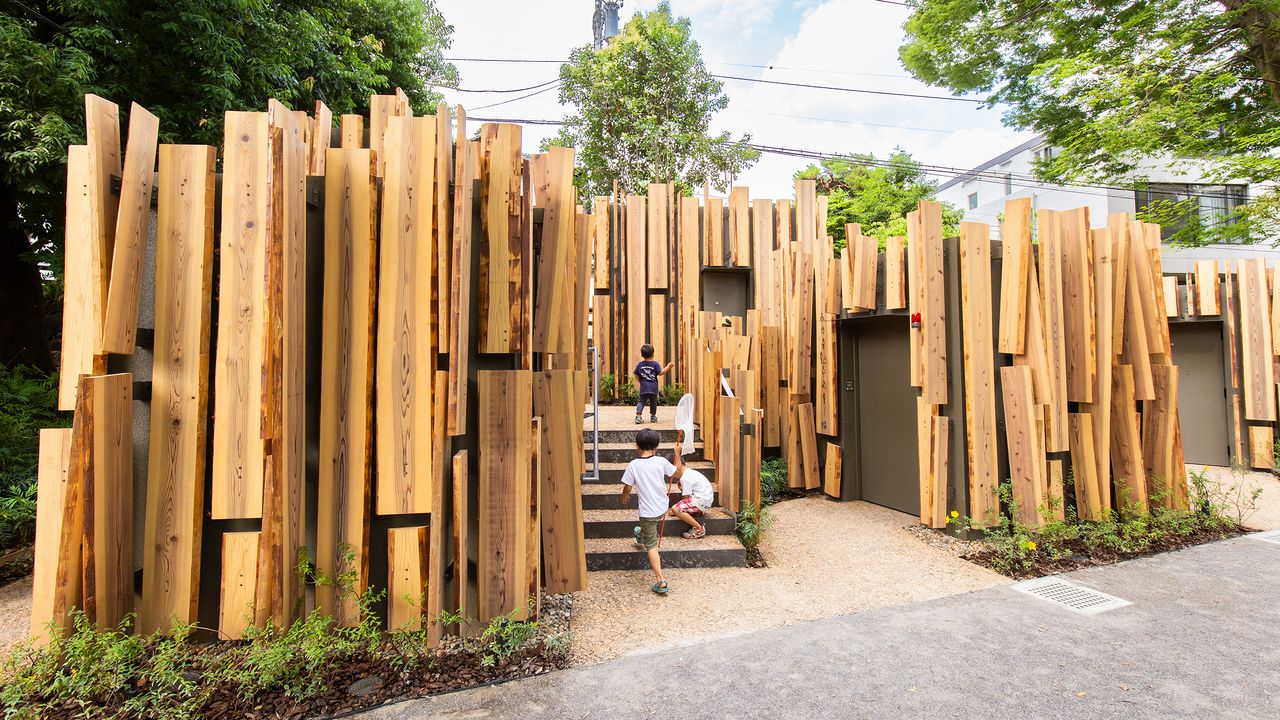 エスクリの内装ステキな店？？コーナー 阪神高速尼崎パーキングの 謎におしゃれな公衆トイレ 自動販売機とトイレとちょっとしたスペースしかないパーキングに潤沢な予算をかけはったんでしょうキレイなサービスエリアお洒落なサービスエリアパーキングエリア