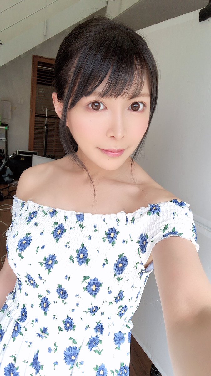 Amazon.co.jp: メイド喫茶で働いてお金貯めて整形してコスプレイヤーになってホス狂いしてＡＶ女優になった話 ｈｉｌｉａ ＴＡＬＫ eBook