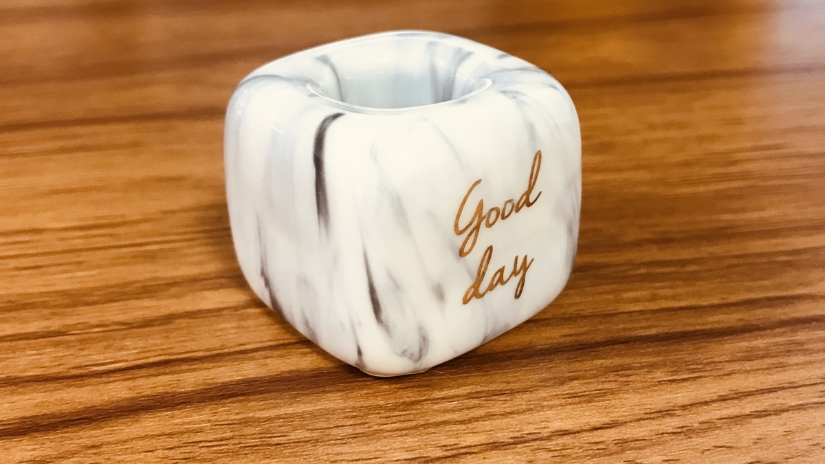 100均セリアのおしゃれな綿棒ケースや歯ブラシ立て。収納例をブログでレポート