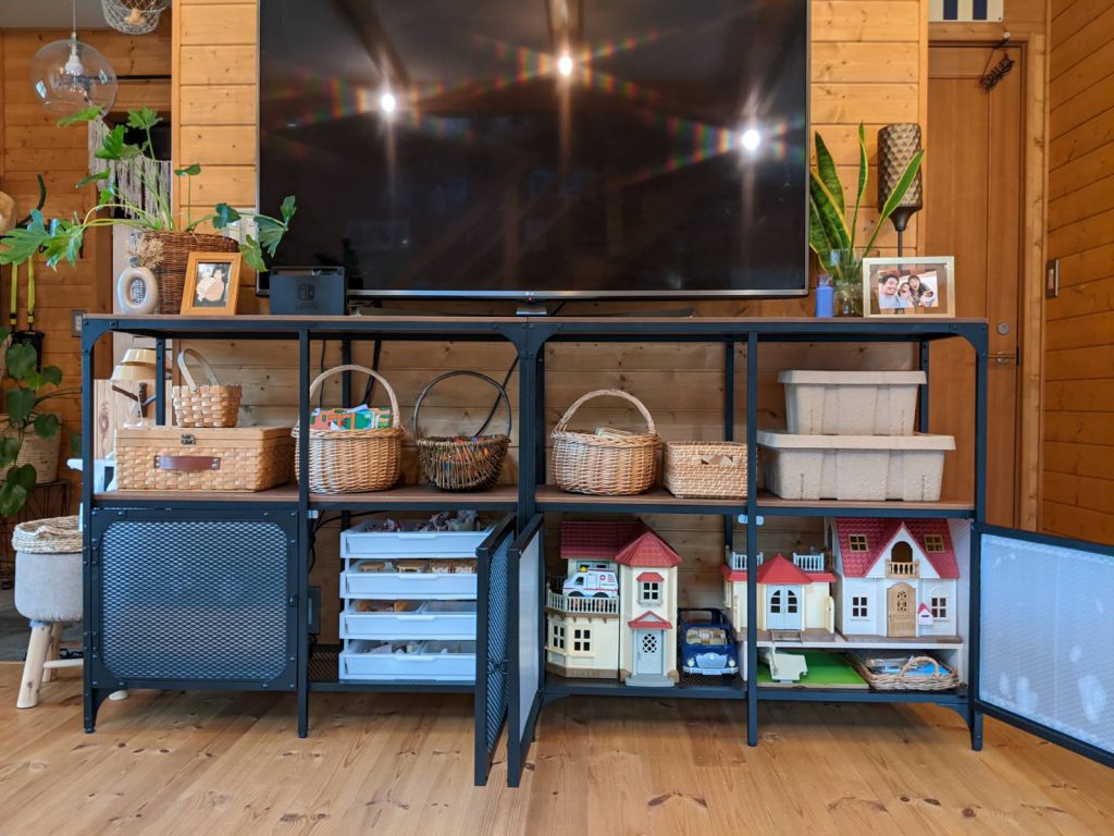 簡単DIY カラーボックスで作る子供のプレイテーブル簡単DIYアイデア♪