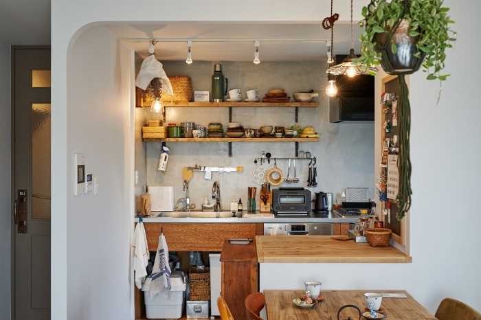 グリーンの アクセントクロス がオシャレなキッチン😊キッチンカウンターキッチン収納クロス壁紙 - - - - - - -﻿他の施工事例⇒ @amerikayaarchitecture﻿ - - - - - - - ﻿ ﻿あめりか屋 は カリフォルニアスタイルや サーファーズスタイル のようなアメリカン