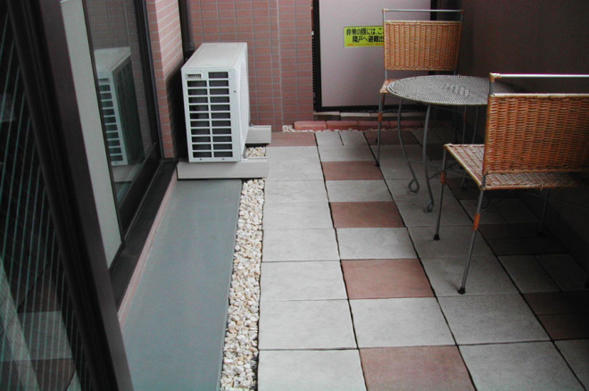 汚れをかき出すハンディタイルブラシ3COINS スリーコインズ ライフスタイルPAL CLOSET パルクローゼット-パルグループ公式ファッション通販サイト