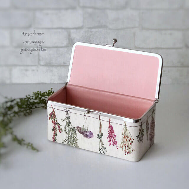 最近マスクもかなり手軽に入手しやすくなってきてありがたいですね！ 基本は洗って使い回せるタイプのマスク を使っていますが、基本的に一度出かけて帰宅したらもうそのマスクは使わないので、1日のうちに2回とか出かけると洗濯が追いつかなくなり、使い捨てマスクも