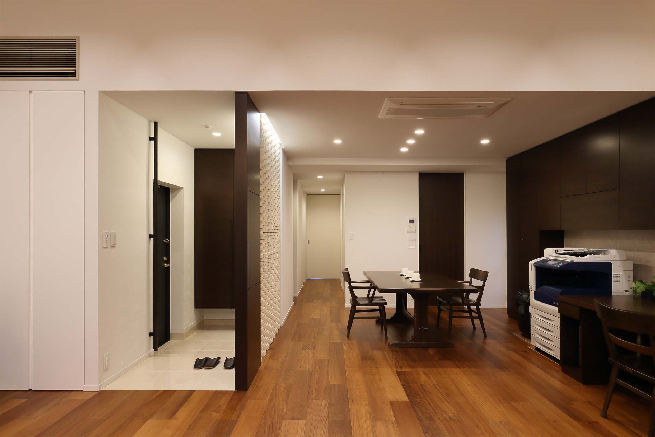 ビルリノベーション事例 gran+OCHANOMIZULOOPLACE古い建物を活かす不動産再生カンパニ