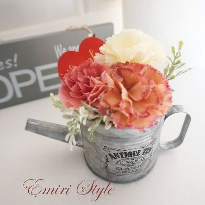 ダイソーの造花がリアルでかわいい！おすすめ商品＆おしゃれに飾るコツ - macaroni