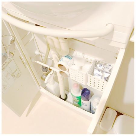 ダイソー 仕切りケースでスッキリ！目からウロコのナプキン縦型収納♪ウーマンエキサイト