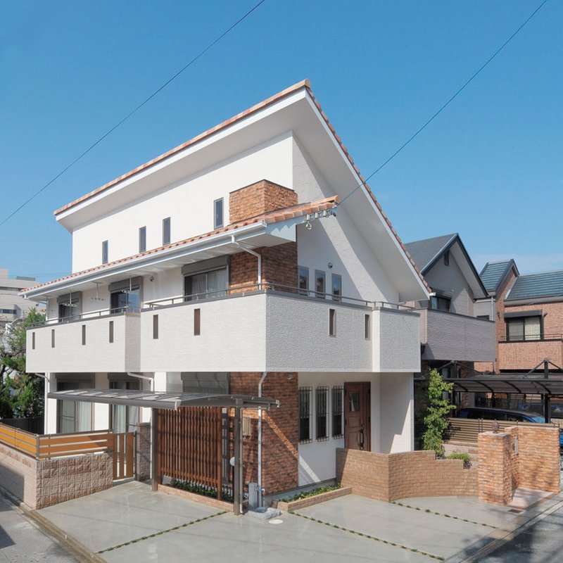 瓦屋根オレンジ の建築事例・施工実例・価格注文住宅