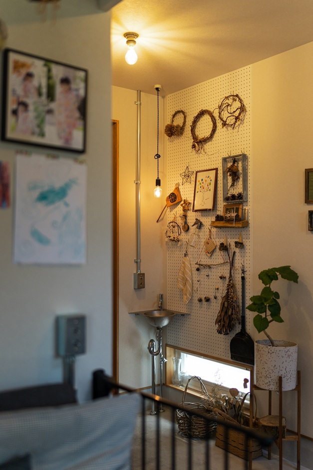 有孔ボードのある部屋」で、壁を自分好みに飾りませんか。goodroom journal