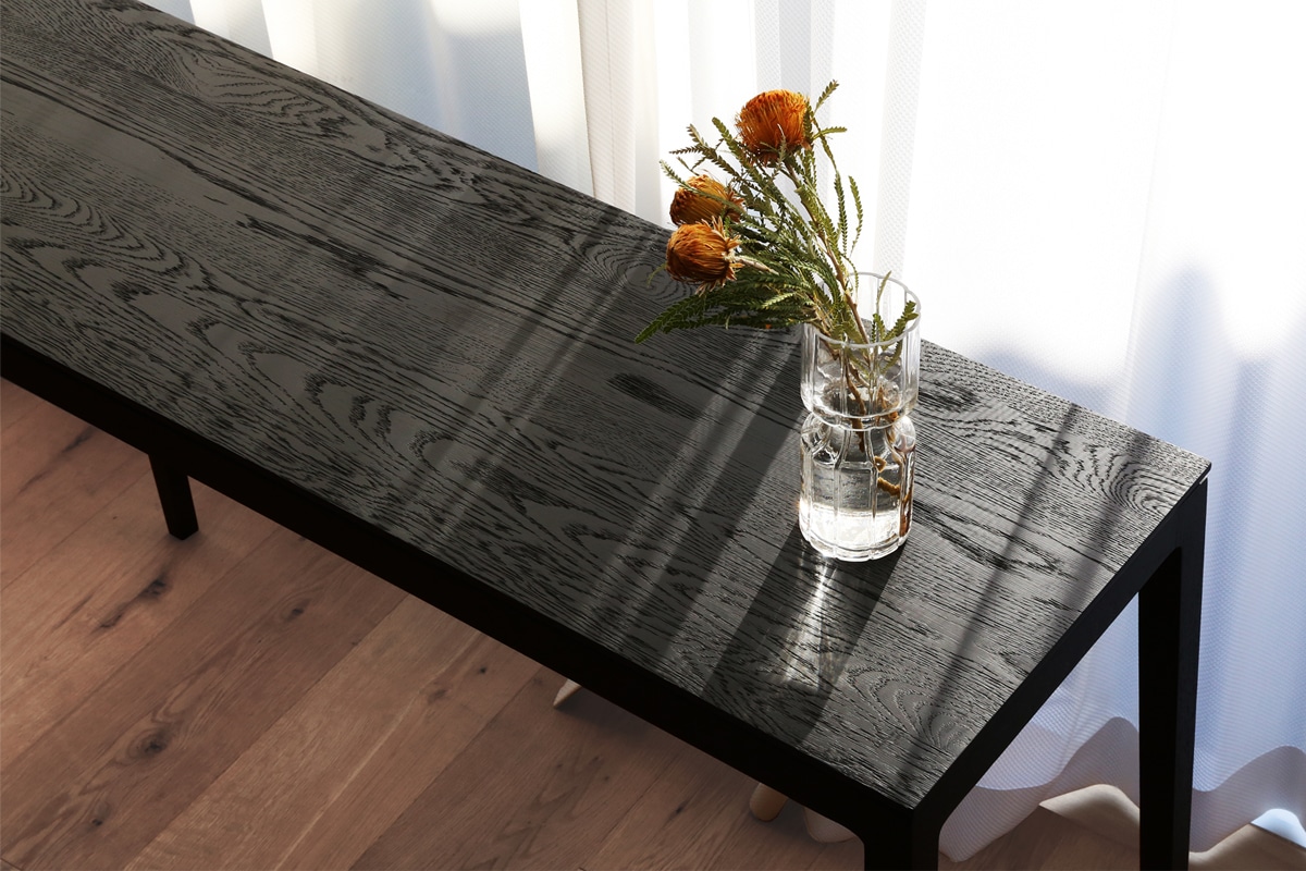 かっこいい塗装 塗らなくてもかっこいい木目のラーチ合板だけど、 黒×グレーに🩶 何回も実験してやっとグレーの木目にできました。次の投稿でその頑張りを見てほしい塗装DIYオイルステイン ではないけどねdiycraftsdiy塗装