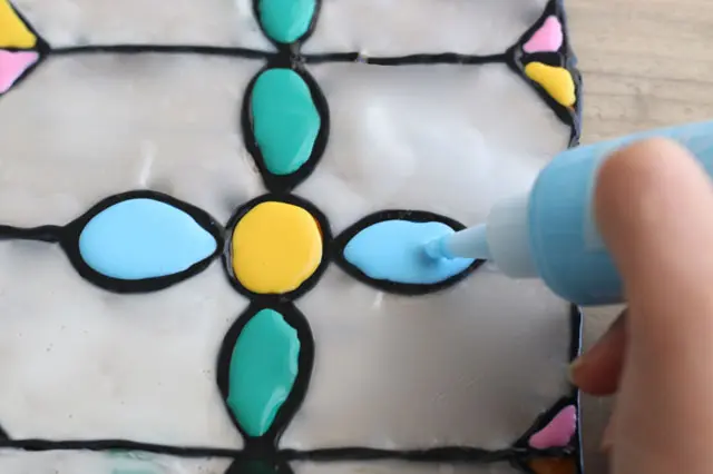 塗って乾かすだけ！グラスデコで簡単クリスマスデコレーション♪ayakfulのハンドメイドDIYアイデア