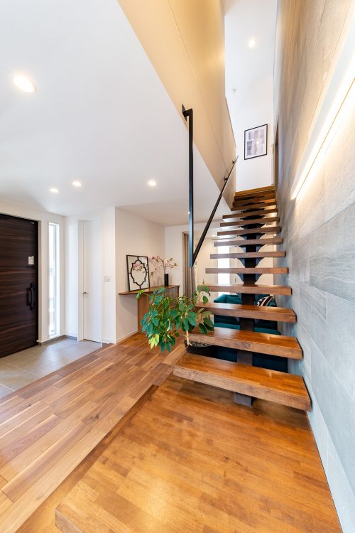 おしゃれな階段の画像 75選 - 2025 年 10月Houzzハウズ