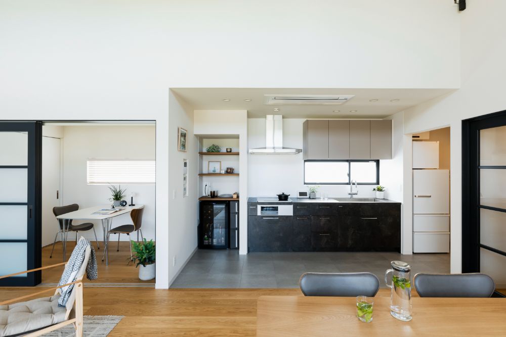 使いやすい壁付けキッチンのレイアウトは？おしゃれな実例も紹介！ QUMA クーマリノベーション・リフォーム