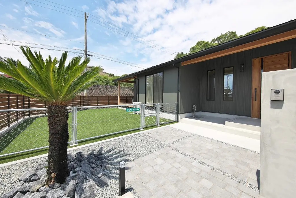 建物を引き立てる外構計画厚木市の優建築工房の住まいギャラリ