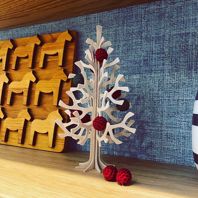 狭い玄関を効率良く使えるダイソーの「マグネット傘たて」--傘以外の小物にも！えんウチ