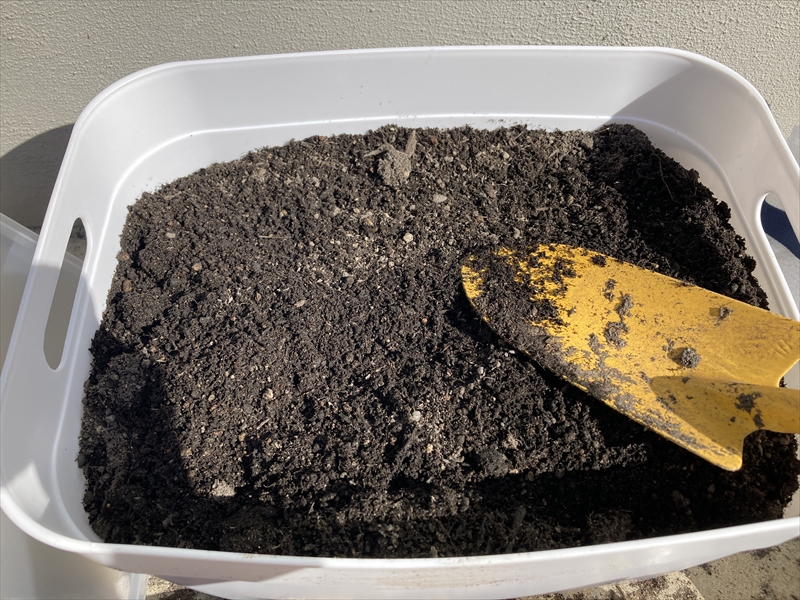 水分のバランスが超重要！？100均ダイソーで自作した生ごみコンポストを成功させるポイント - ママ美ライフ～家庭菜園・アウトドア～