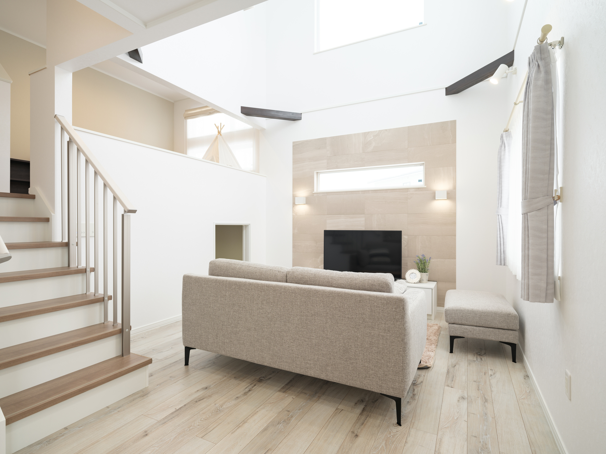 吹き抜けのある3階建て狭小住宅！建築事例や間取りプランも紹介住まいづくりに役立つ情報サイト「home tag」