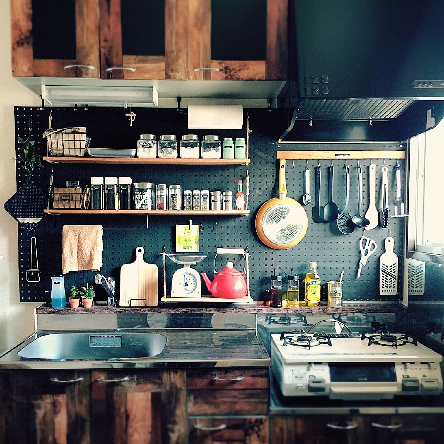 キッチン収納 100均で「調味料収納」の見た目や使いやすさをアップ！PrettyOnline